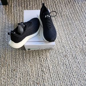 APL Women's TechLoom Zipline $320